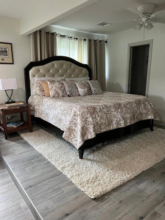 Kingwood Cottage - 10 Mins From Iah - Lake Front Humble Bagian luar foto