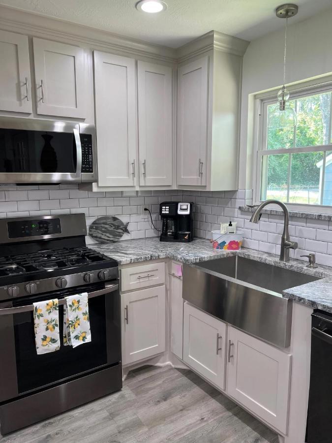 Kingwood Cottage - 10 Mins From Iah - Lake Front Humble Bagian luar foto