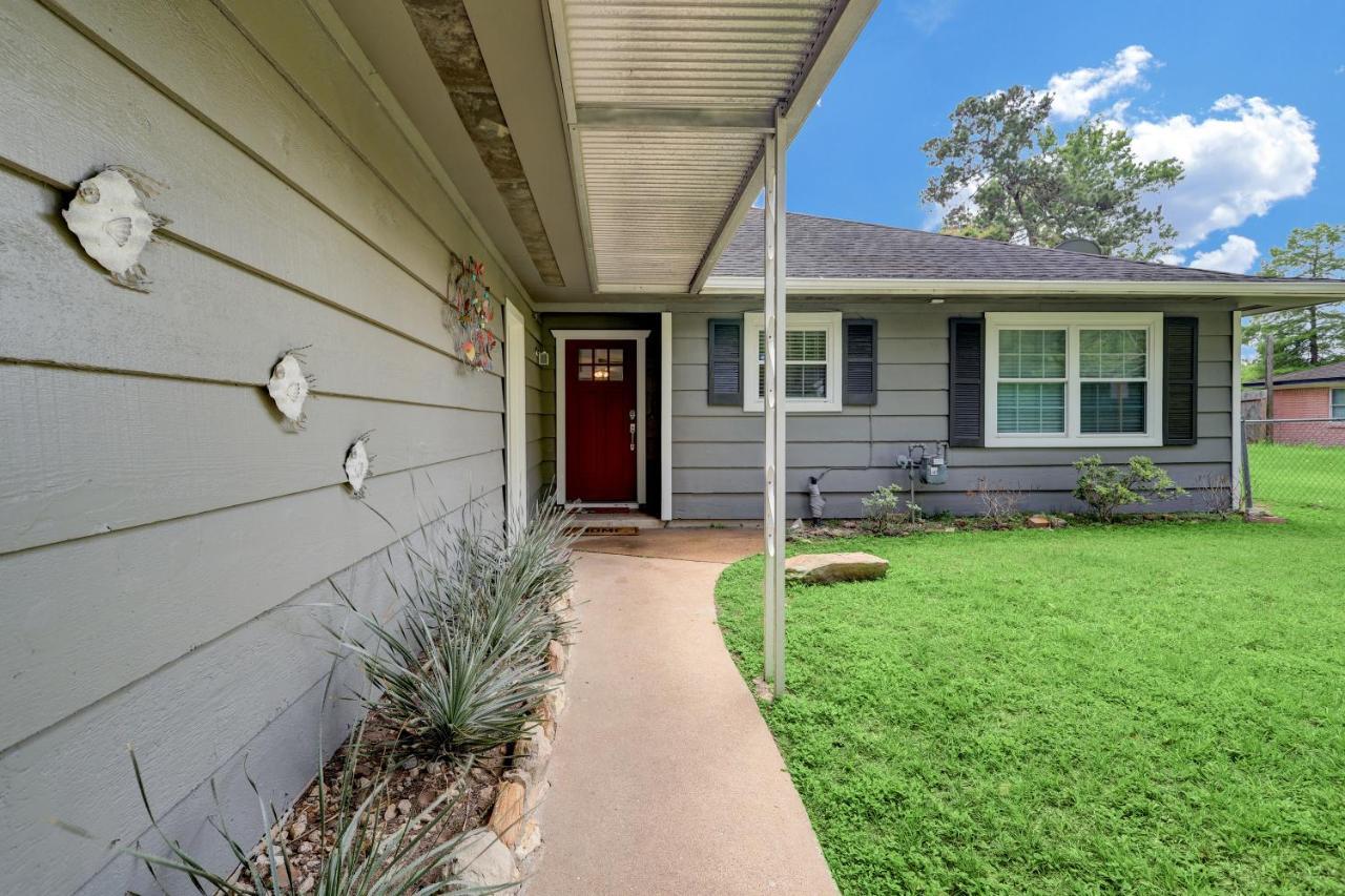 Kingwood Cottage - 10 Mins From Iah - Lake Front Humble Bagian luar foto