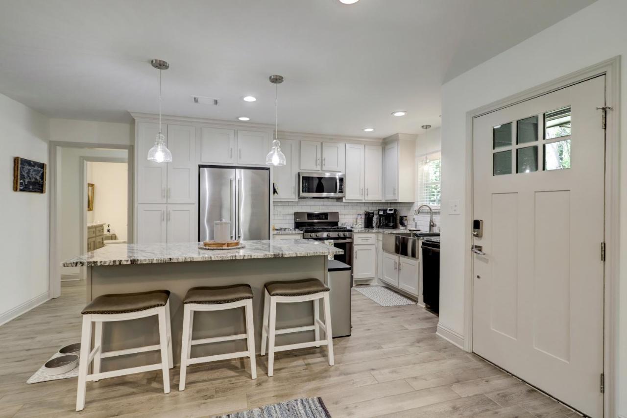 Kingwood Cottage - 10 Mins From Iah - Lake Front Humble Bagian luar foto