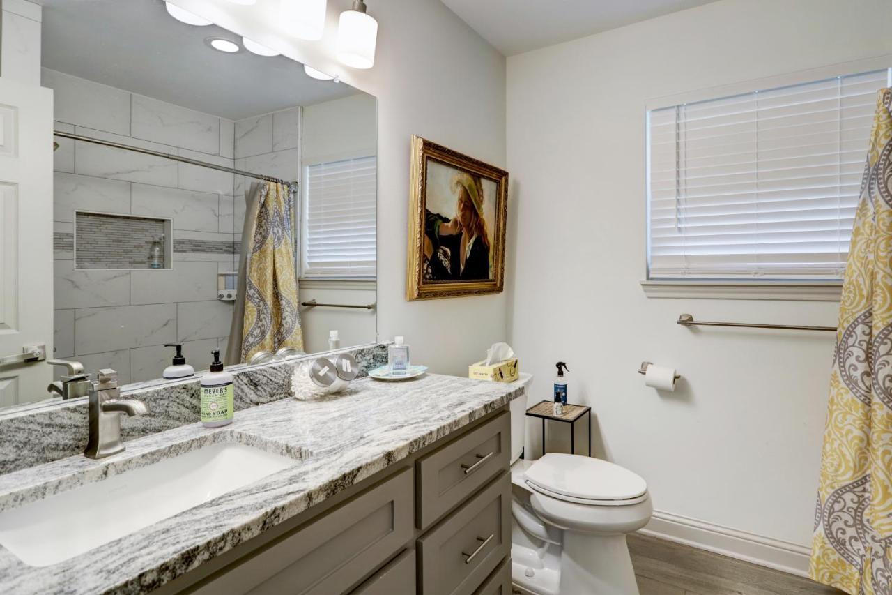 Kingwood Cottage - 10 Mins From Iah - Lake Front Humble Bagian luar foto