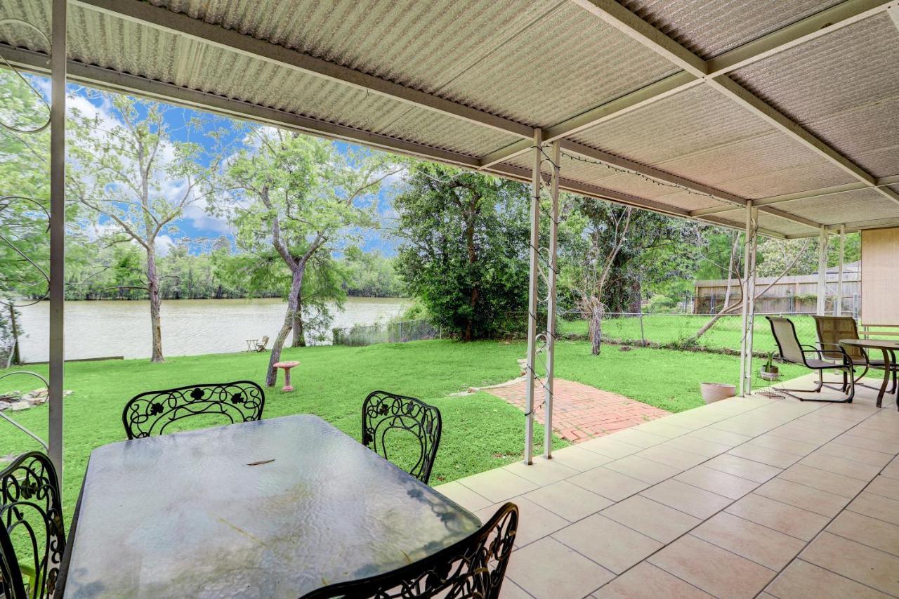 Kingwood Cottage - 10 Mins From Iah - Lake Front Humble Bagian luar foto